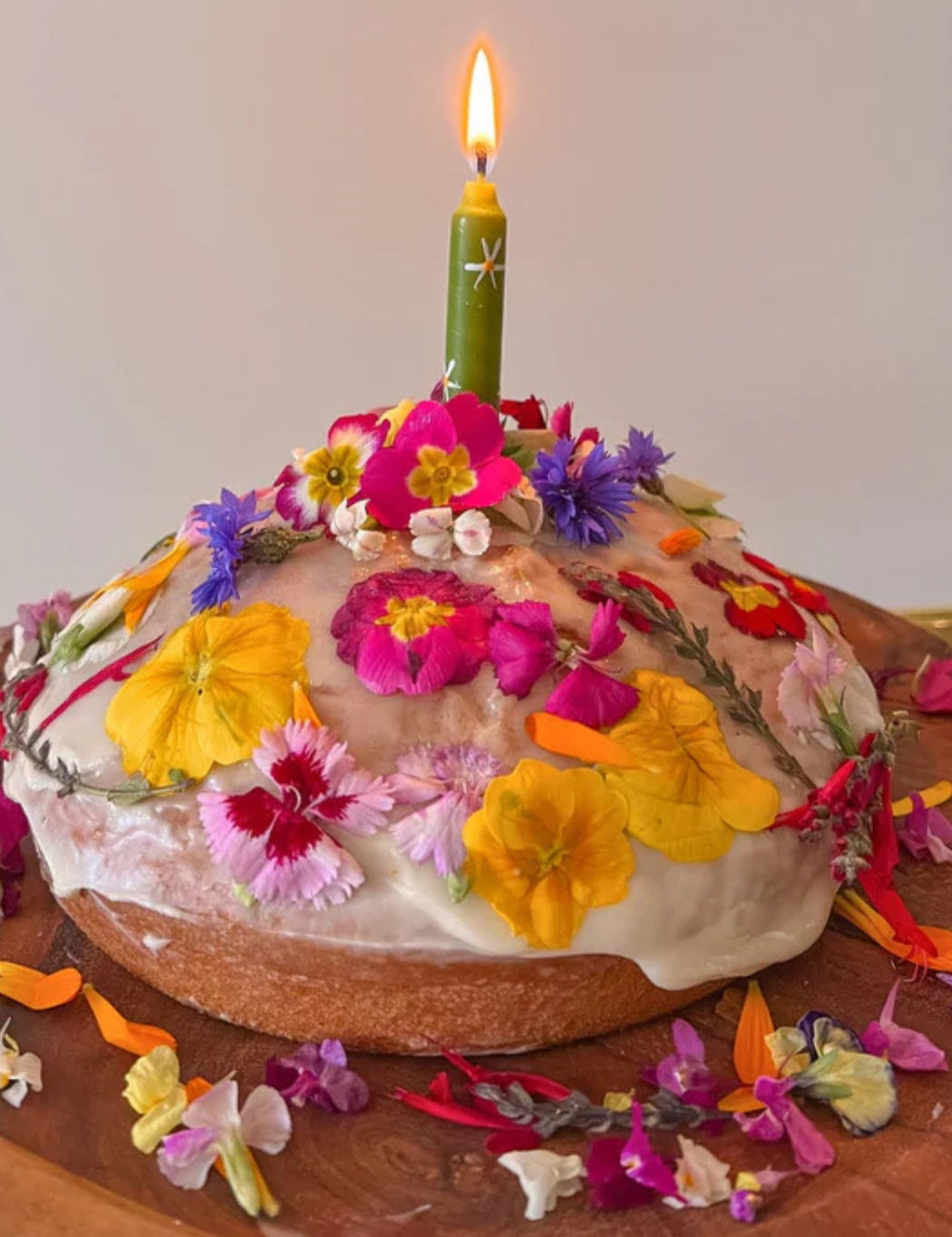 Ahrens_Celebration_Ring_Candle_-_Moon_Stars_Australia_1.jpg