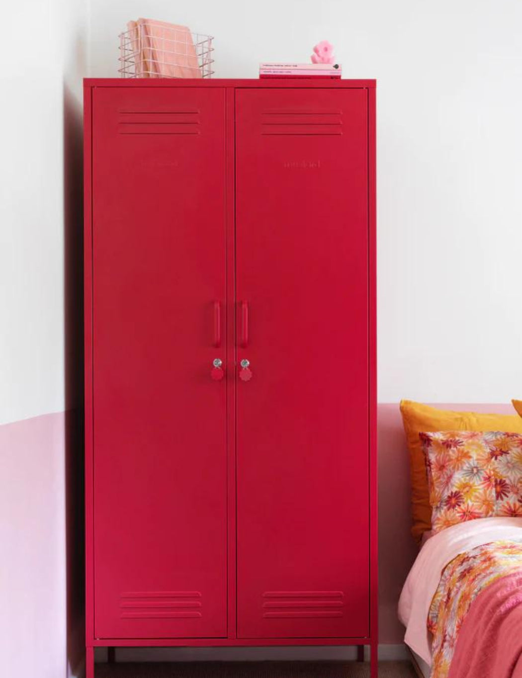 MustardMadeTwinnyLocker_2.jpg